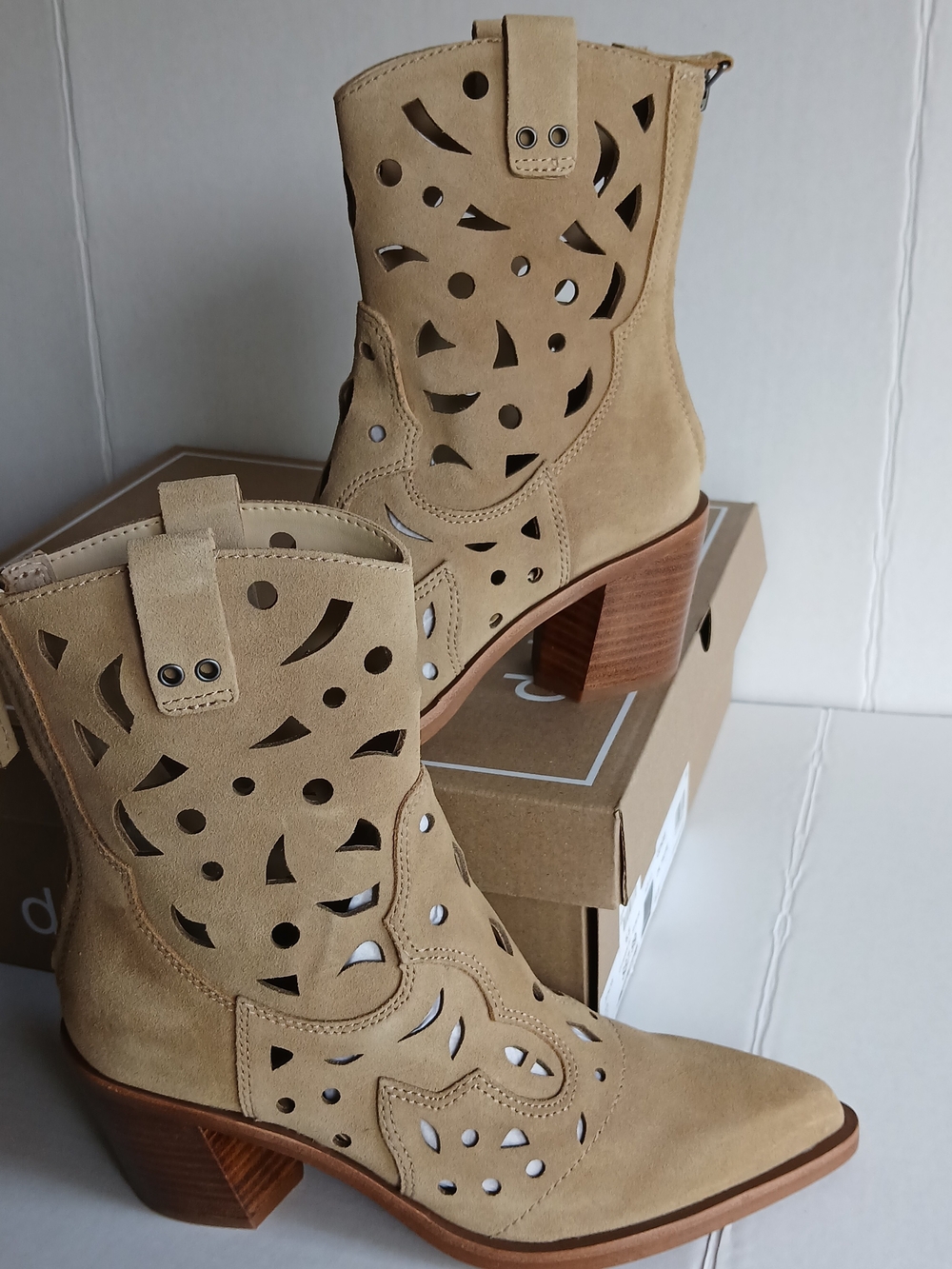 Dolce Vita Multiple Sizes Taupe Suede Cutout Western Heeled Boots New $65 - Picture 4 of 10